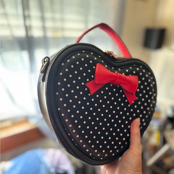 Heart-Shaped Black Polka Dot Retro bag with Red Bow - Picture 6 of 10